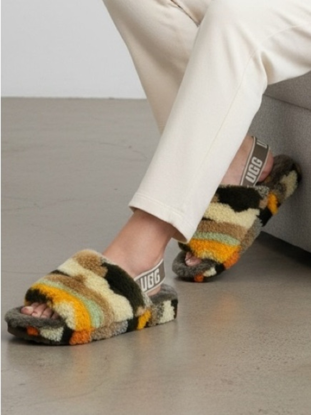 UGG Fluff Yeah Slide Cali Collage Olive Faux Fur Sandals Size 8